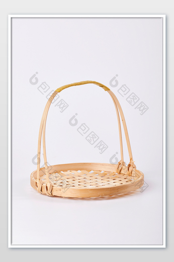 竹篮篮子白底竹筐手工艺品摄影图片