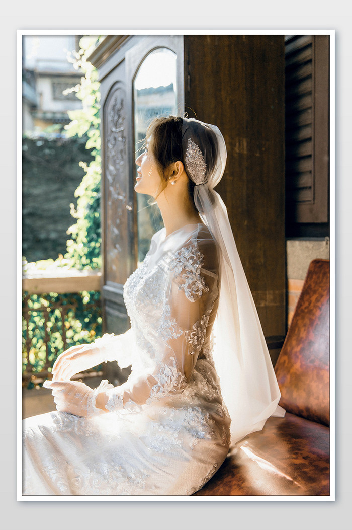 复古民国室内情侣婚纱新娘特写写真图片