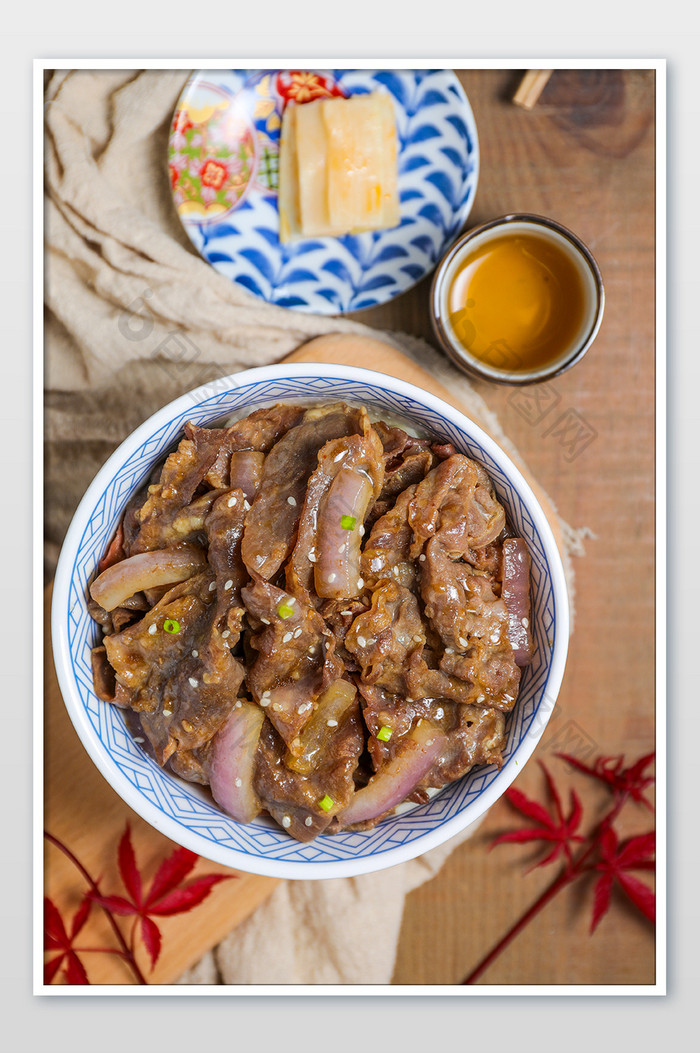 日式美食牛肉盖饭素材背景图片
