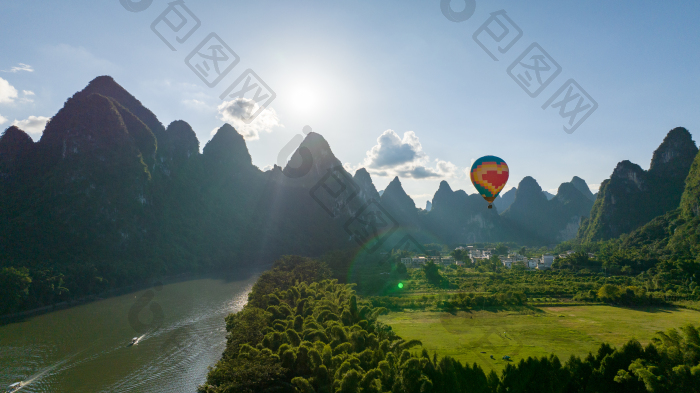 广西桂林阳朔黄布倒影漓江唯美热气球图片-包图网企业站