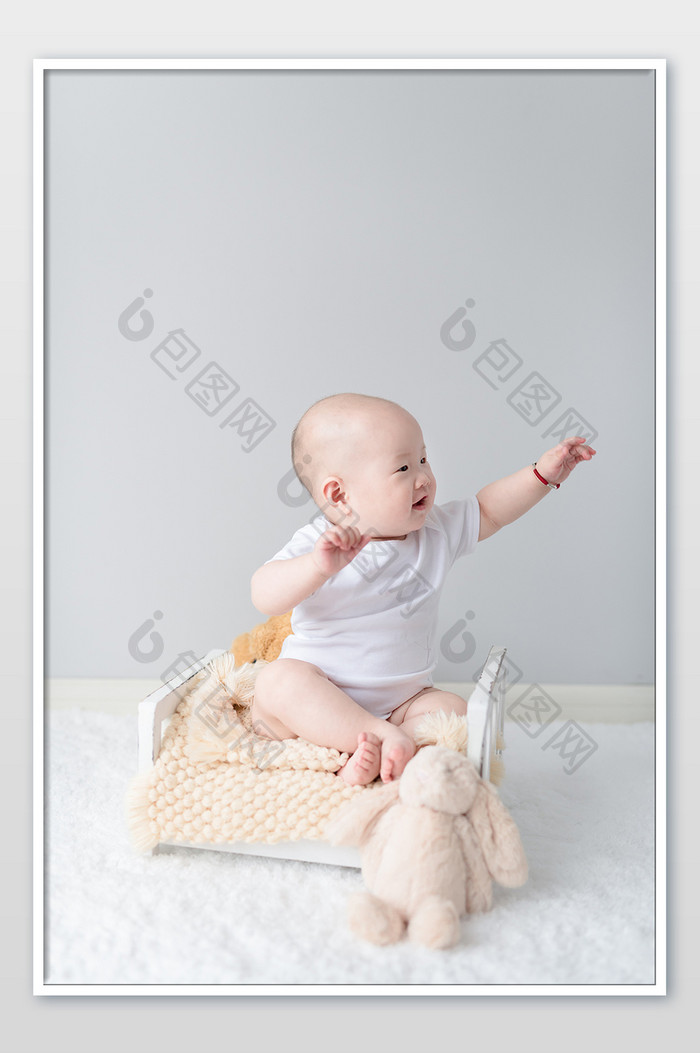 儿童母婴婴儿伸手摄影图片