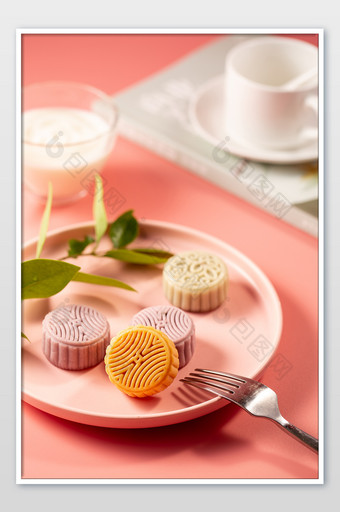 美食糕点中秋月饼摄影图图片