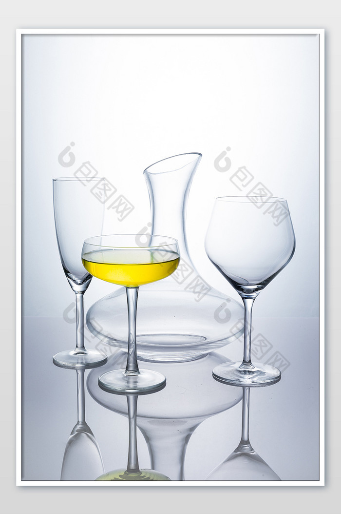 玻璃酒杯静物摄影极简图片图片