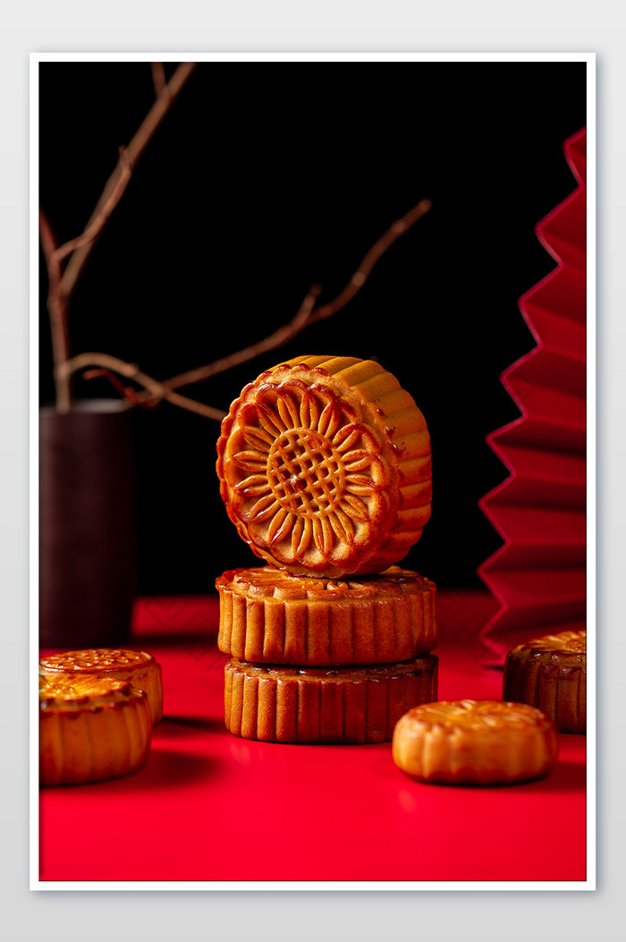中式传统美食糕点中秋月饼摄影图