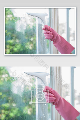 家政服务保洁人员擦玻璃