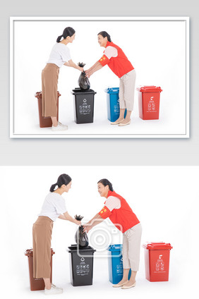 垃圾分类志愿者指导员协助丢垃圾