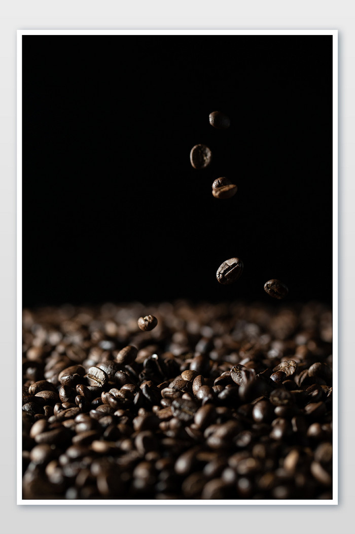 散落的咖啡豆摄影图