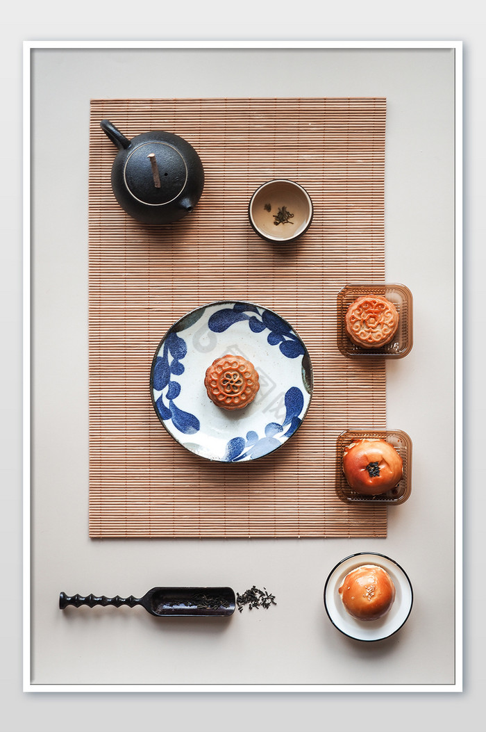 清新中式茶道中秋月饼美食摄影图片