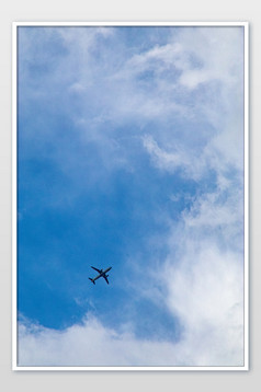 藍天白雲飛機空中翱翔晴空萬里