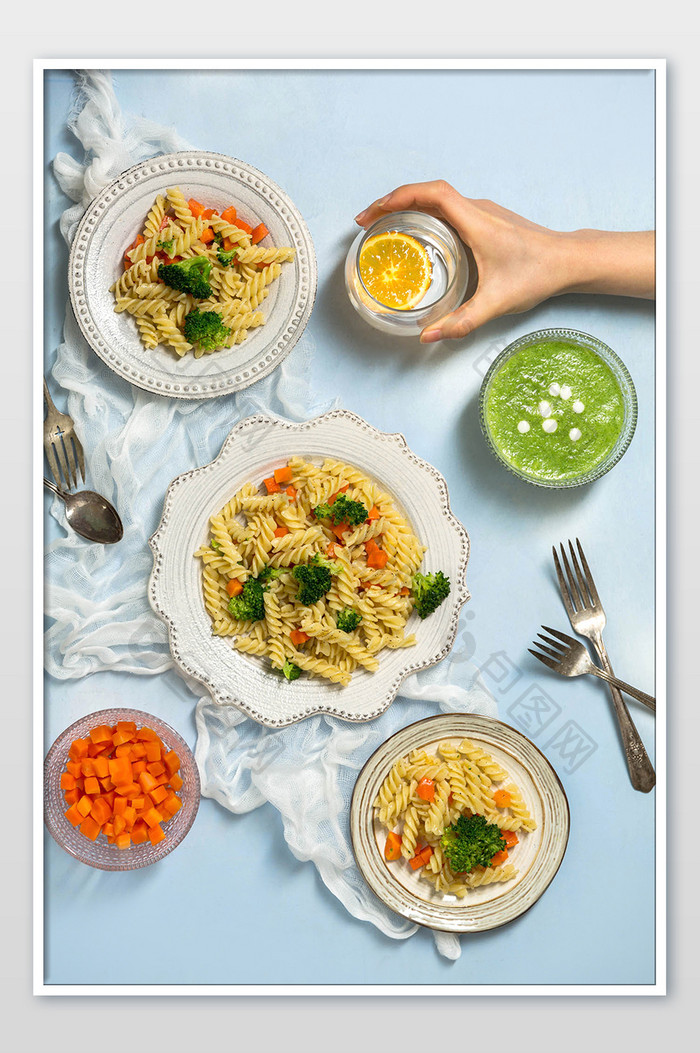 意大利面蔬菜营养健康美食摄影图片