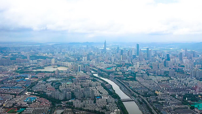 航拍南京城市大景城市水系绿化紫金山