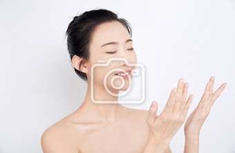 护肤美容SPA美女洗脸洁面动作图片