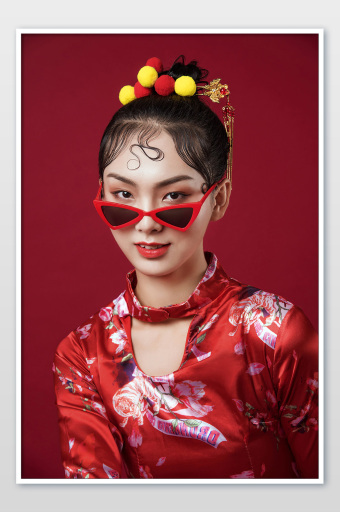 时尚复古男女国潮美女墨镜戏曲风格写真