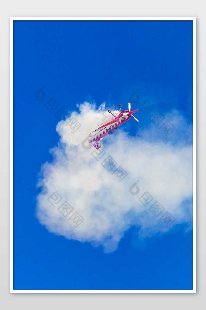 大气的特技的飞行摄影图图片图片