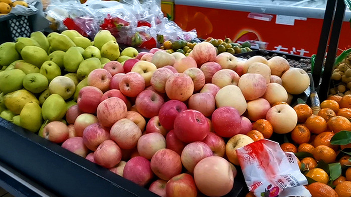 VLOG实拍过年超市商场春节年货水果货架