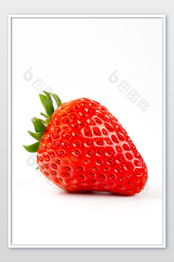 草莓竖版特写单个广告素材白色背景图片
