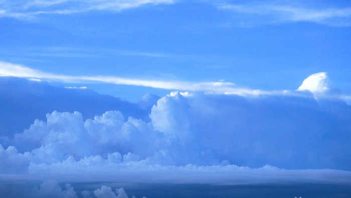 柬埔寨暹粒高空云朵蓝天雷云白云光晕素材