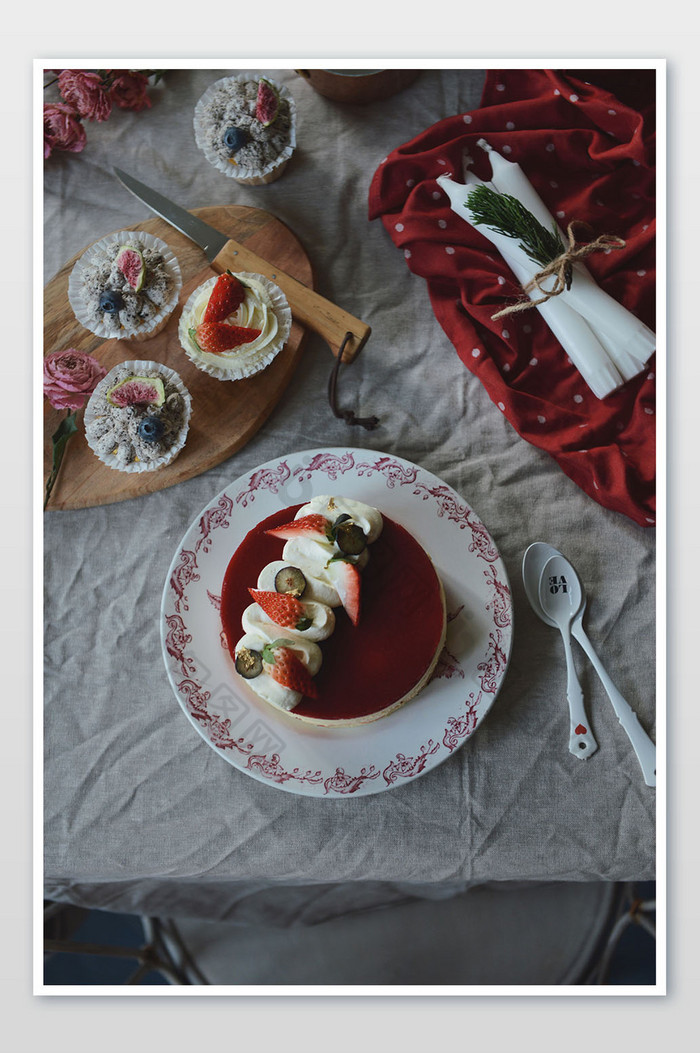 红色甜品蛋糕美食摄影图片图片