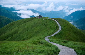 江西武功山高山草甸云海自然风光图片