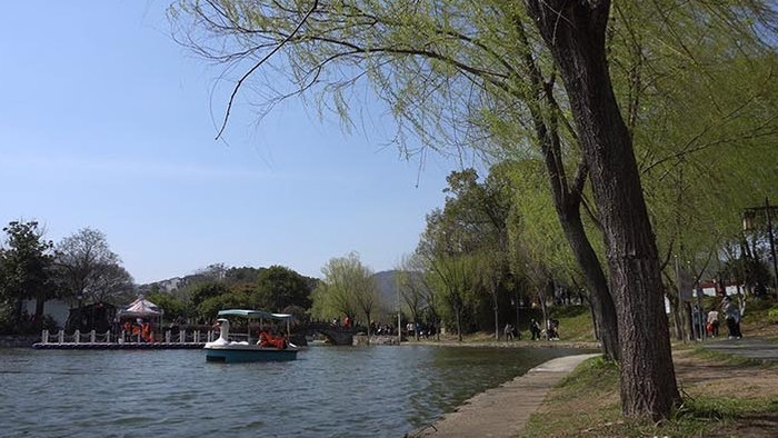 安徽省宣城市春季公园景色实拍4k高清视频