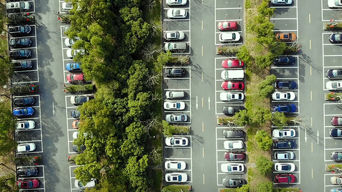 航拍浙江杭州景区停车场实拍视频素材
