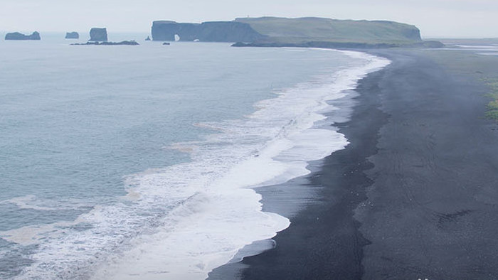 4K大气震撼风航拍冰岛海边黑沙滩奇观