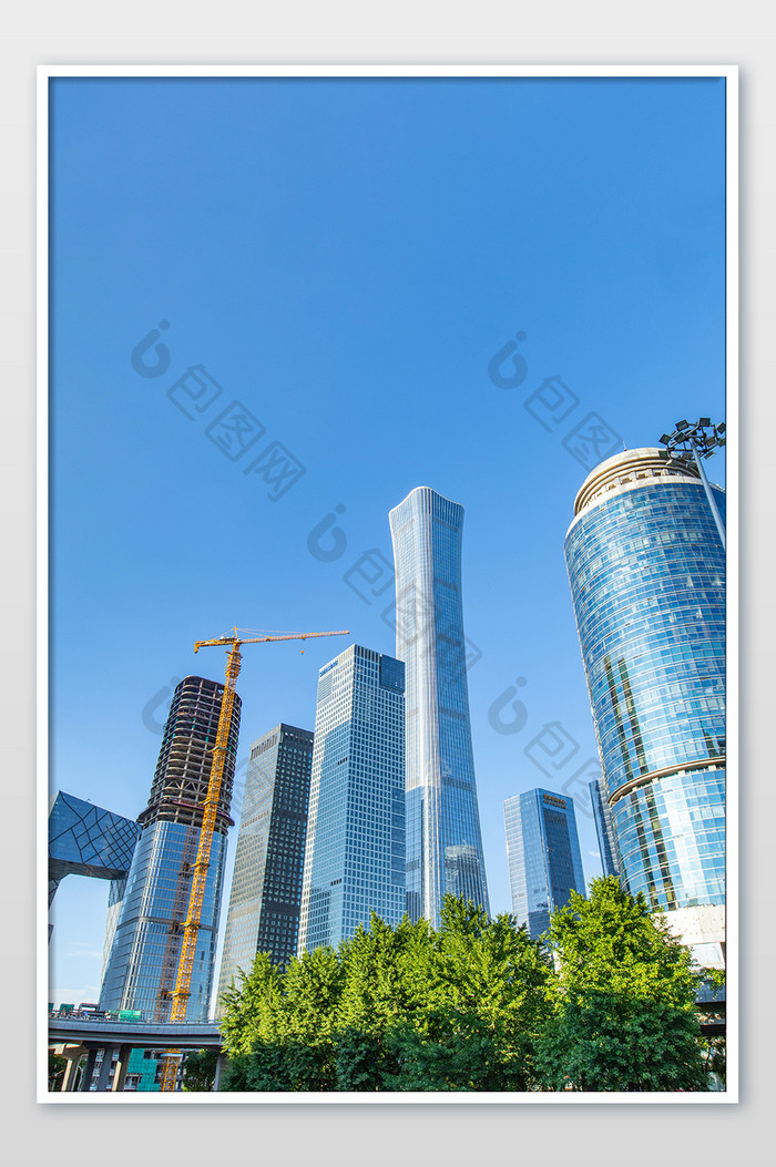 北京国贸繁华商圈高楼摄影图片