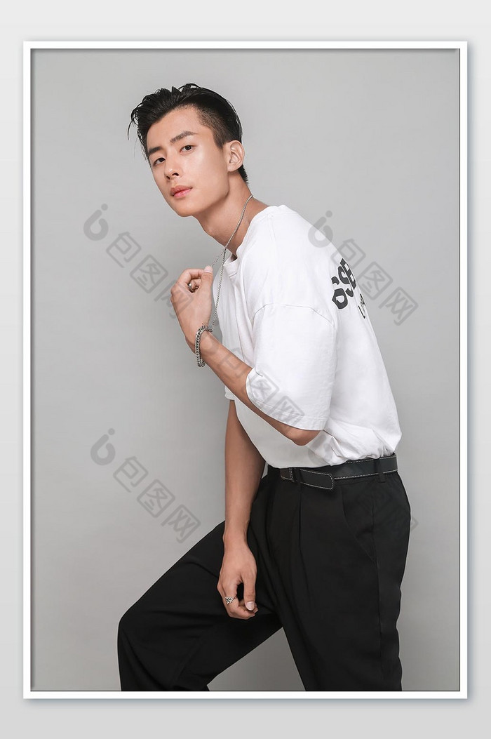 高冷潮流帅哥时尚写真14