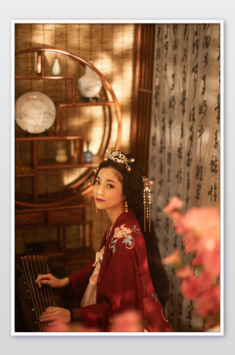 复古汉服美女弹琴