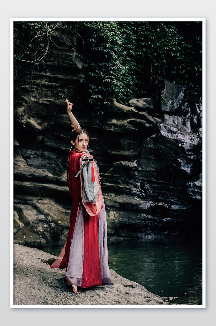 红色传统风格古装中国风美女图片图片