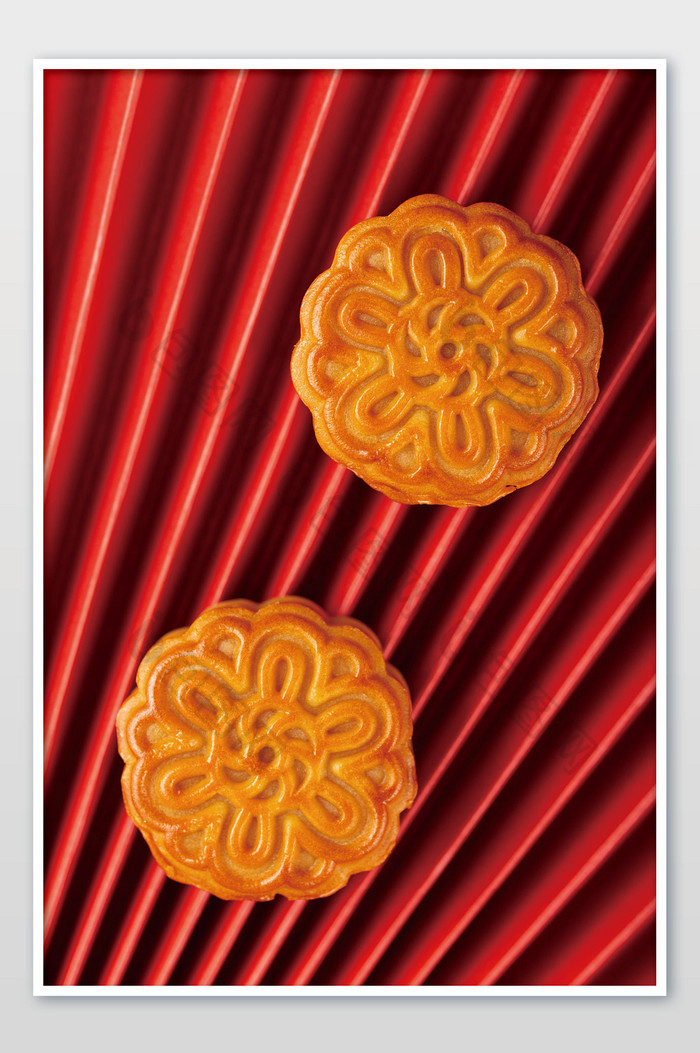 红色折扇上的月饼中秋节