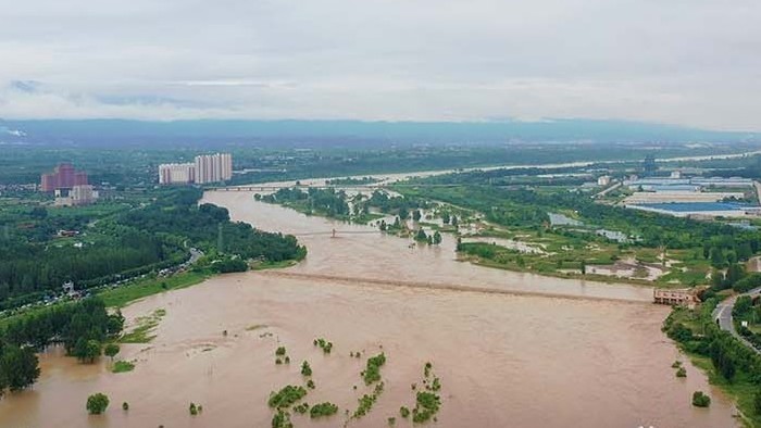 4K高清实拍航拍渭河洪水