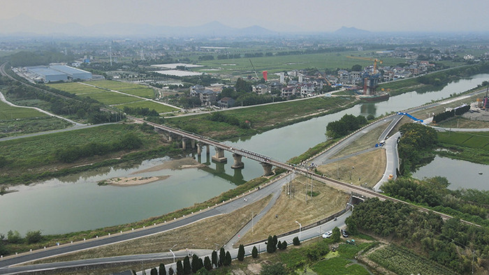 杭州市乌龙涧铁轨网红拍照打卡圣地视频