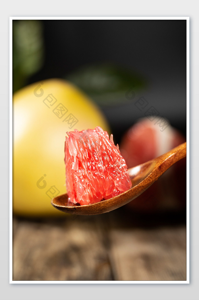 新鲜水果红心柚子摄影图