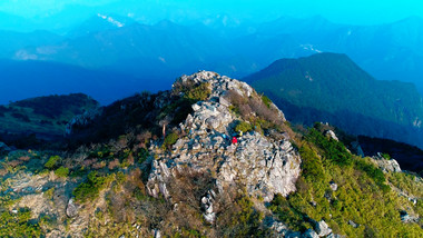 航拍浙江安徽边境高耸的山峰