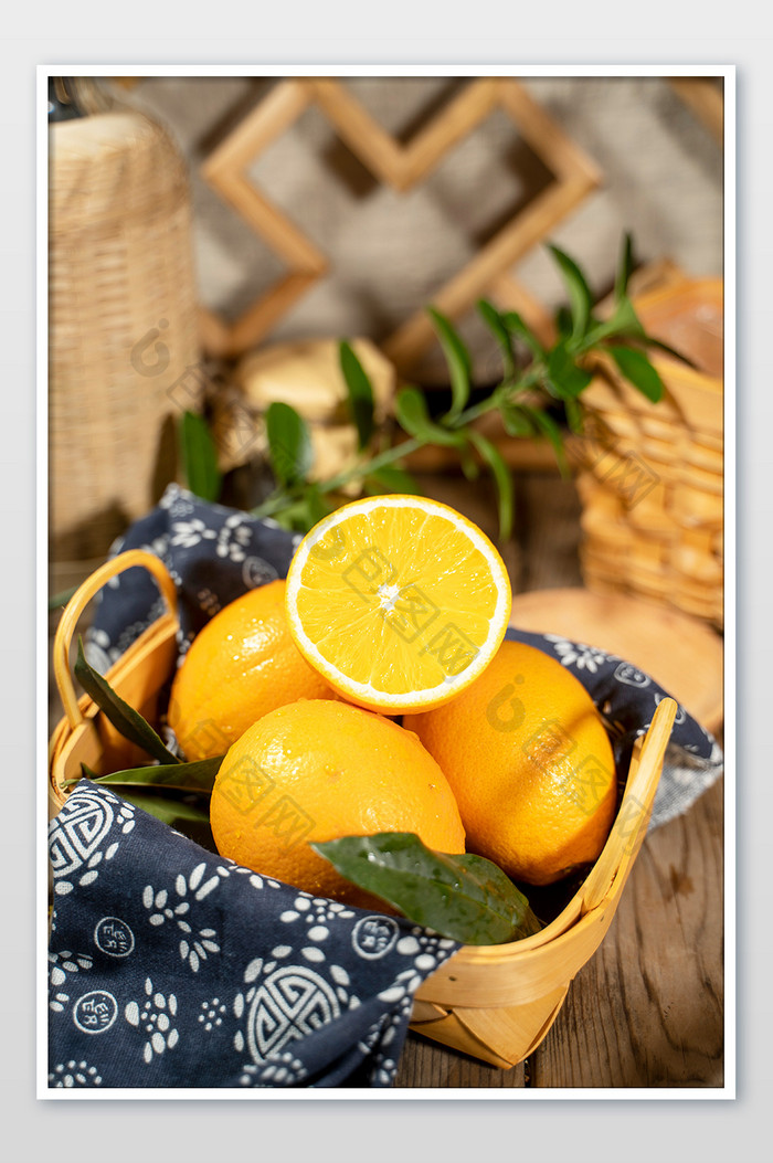 冬季新鲜橙子横切面摄影图