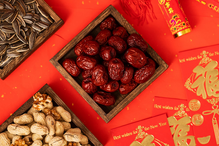 新年春节红色背景坚果图片素材