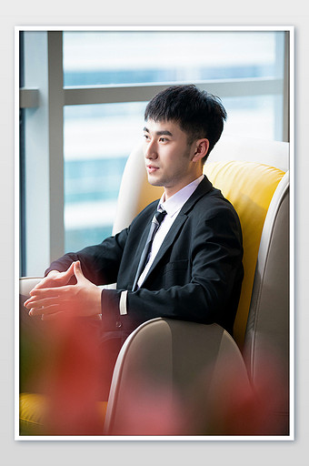 商务男背影图片