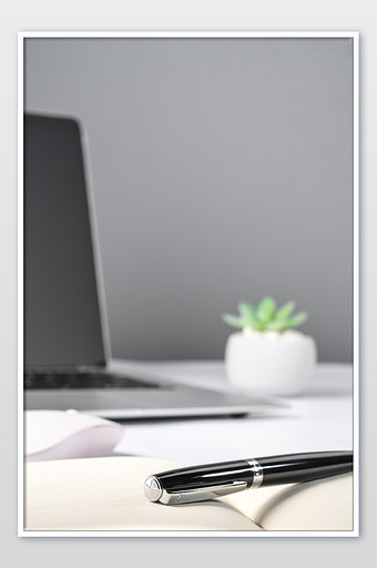 商务办公场景电脑笔记本