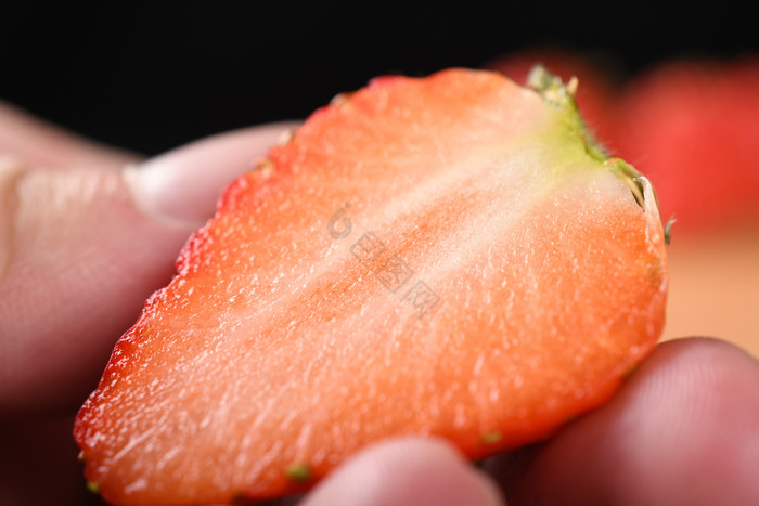 新鲜草莓水果特写图片