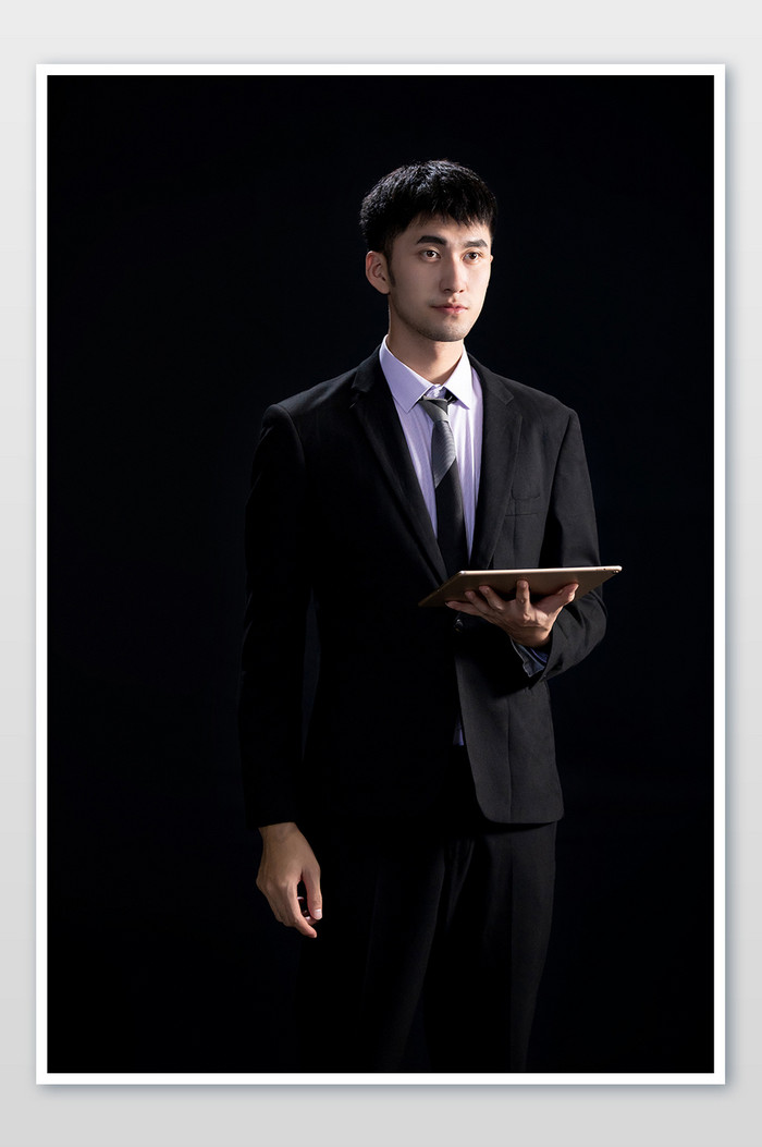 商务全身西装男虚拟屏幕可做科技特效摄影图