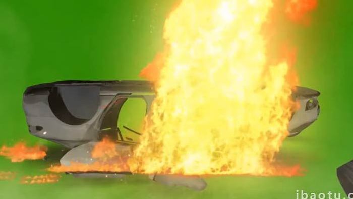 抠像汽车撞翻爆炸起火燃烧动画合成素材