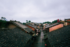 贵州烟雨青岩古镇全景