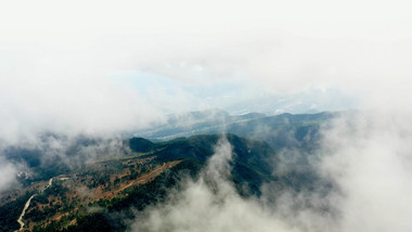 4K航拍四川米仓山脉云雾缭绕大山森林