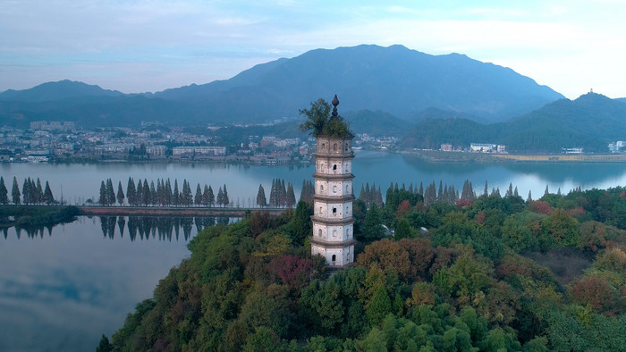 航拍杭州建德市南峰塔