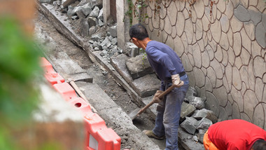 工人道路施工实拍素材