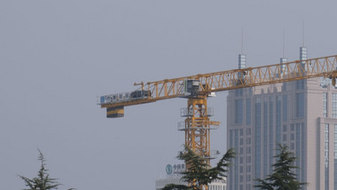 延时摄影塔吊建筑工地城市建设吊车房地产