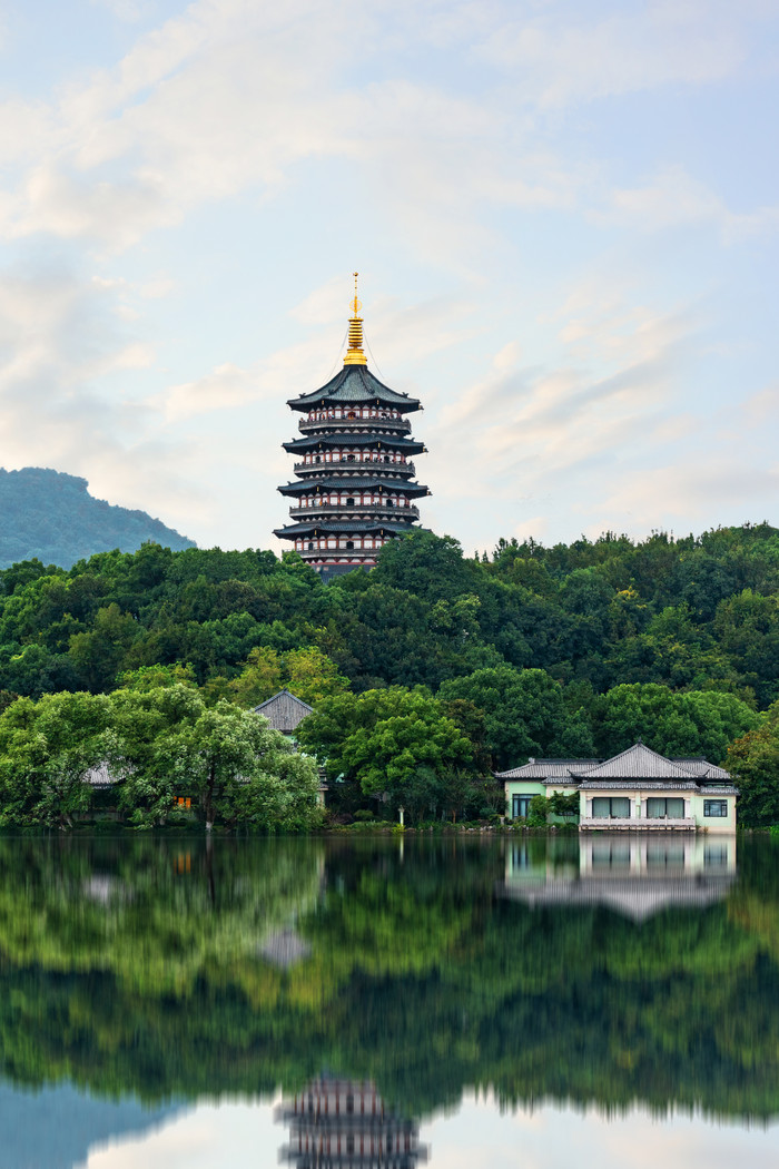 杭州西湖雷峰塔建筑物图片