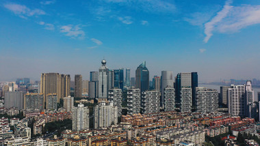 杭州城市中央商务区高楼大厦蓝天白云航拍视频