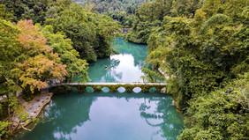 贵州小七孔景区清山绿水